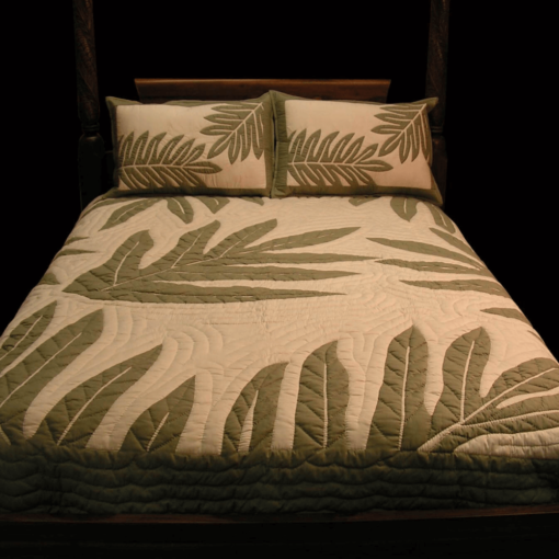 Hawaiian Quilt Bedspread - Lauae Design